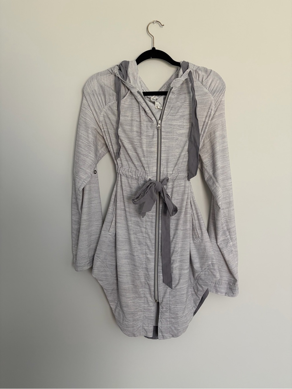 Lululemon Vitality Gray Hooded  Jacket Womens 10 Cinch Waist Longline Lightweigh